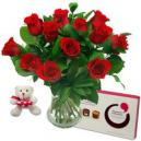 12 Red Roses True Romance Gift Set